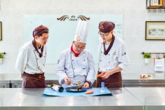 被你扔掉的“盘边杂草”竟然是西餐料理的重要