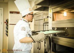 为什么这么多人想当西点师？哈尔滨西点烘焙学校哪家好？
