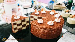 做西点烘焙一个月能挣多少钱？哈尔滨在哪里学烘焙？