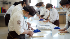 中高考落榜又不想复读的学生怎么办？学什么技术有出路？