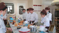 学做蛋糕自己开店，来哈尔滨学西点烘焙技术如何？