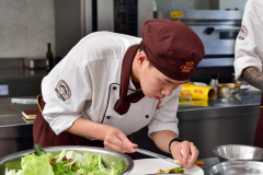  西餐师一般月薪多少钱