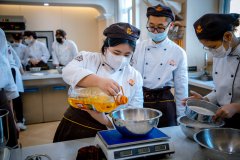 现在学西点晚了么？